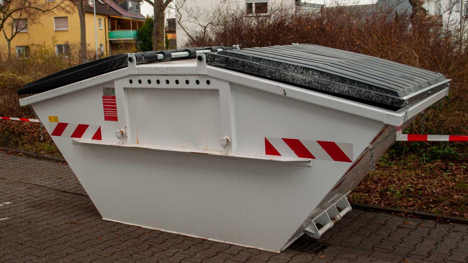 Container mit Deckel in Frankfurt