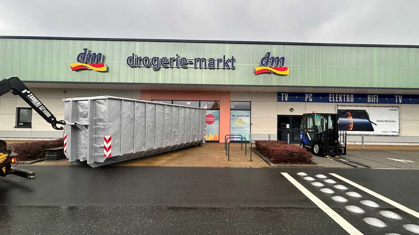 Große Umbaumaßnahmen beim DM Markt Hanau – Perfekte Abfallentsorgung dank Containerdienst Hanau