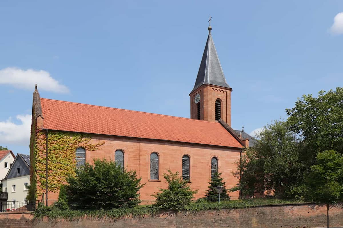 Bessenbach: Kath. Kirche St. Wendelin im Hauptort Straßbessenbach