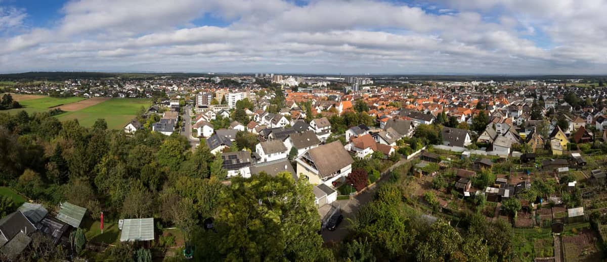 Dietzenbach: Stadtpanorama vom Aussichtsturm auf dem Wingertsberg Dietzenbach: Stadtpanorama vom Aussichtsturm auf dem Wingertsberg