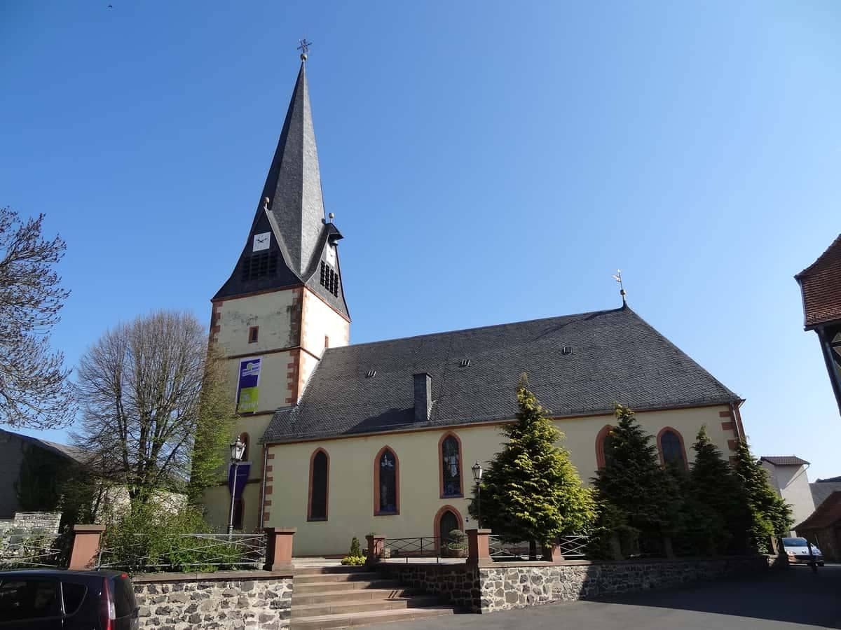 Echzell: Evangelische Kirche Echzell (Ortskirche, ueber roemischen Thermen errichtet)
