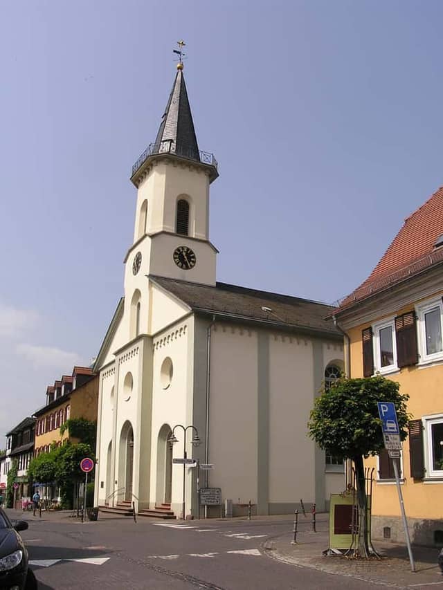 Friedrichsdorf: Hugenottenkirche (Evangelisch-reformierte Kirche, Hugenottenstraße), das Wahrzeichen der Hugenottenstadt