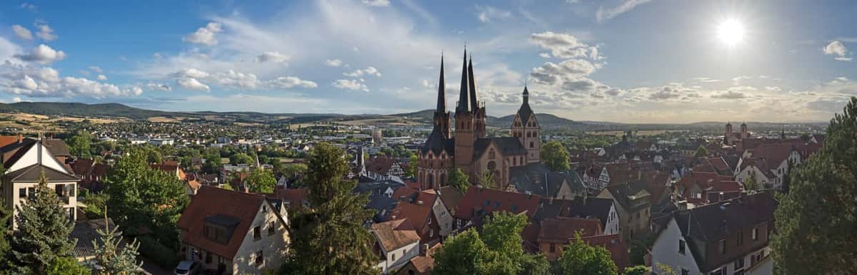 Gelnhausen: Panorama ueber Gelnhausen (Stadtansicht mit Marienkirche)