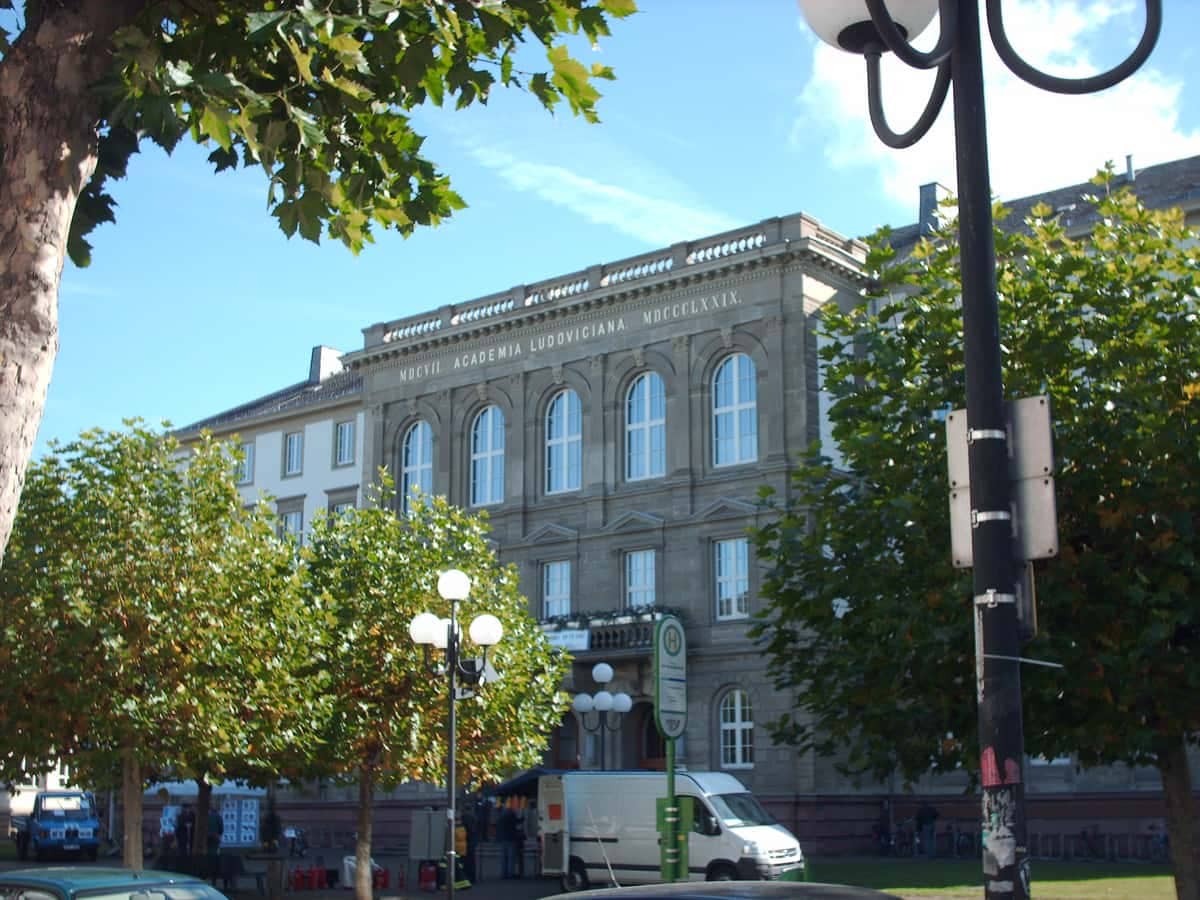 Gießen: Justus-Liebig-Universität, Hauptgebäude (Wahrzeichen, Kulturdenkmal)