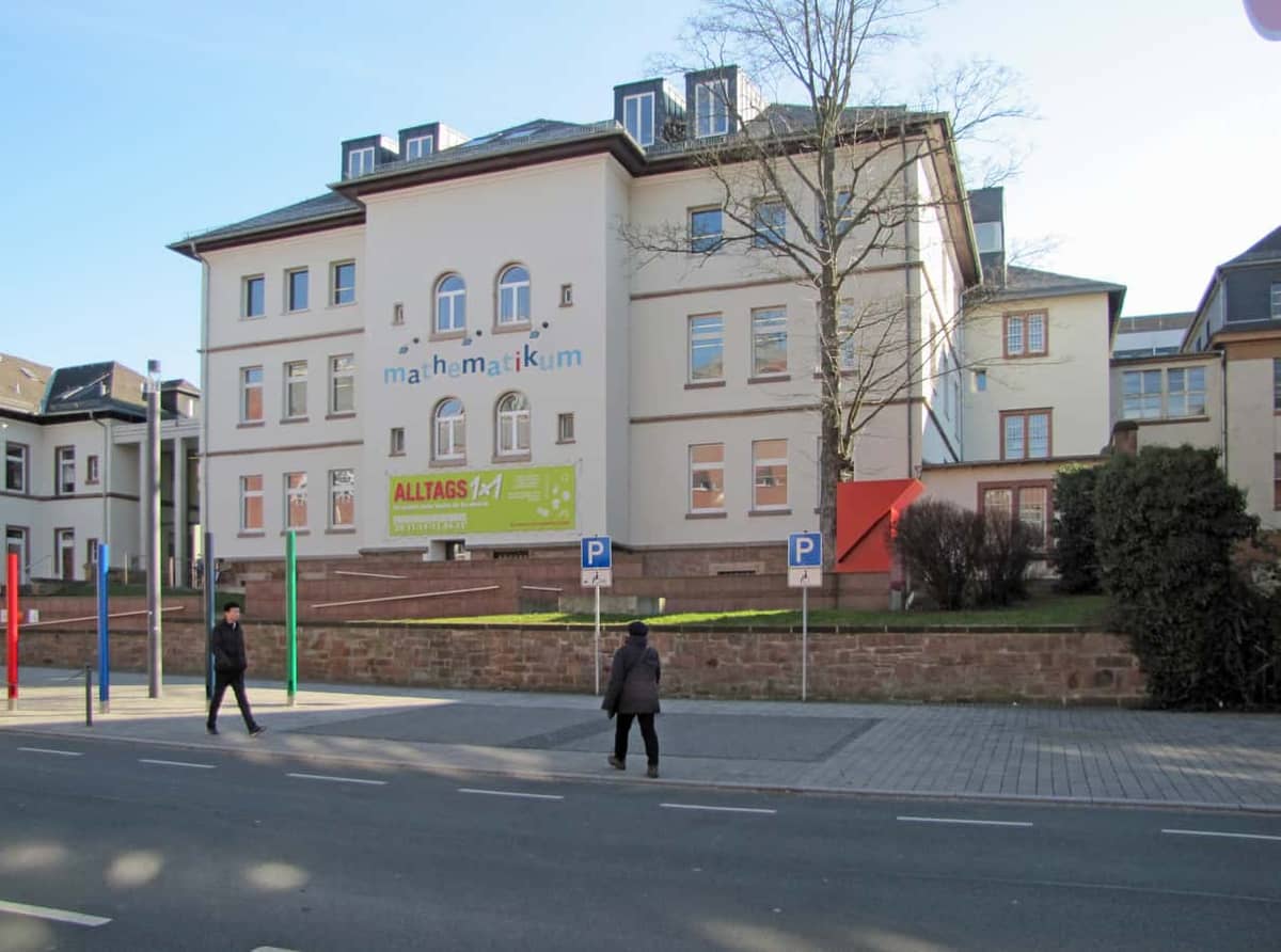 Gießen: Mathematikum (Mitmach-Mathe-Museum, Wahrzeichen)