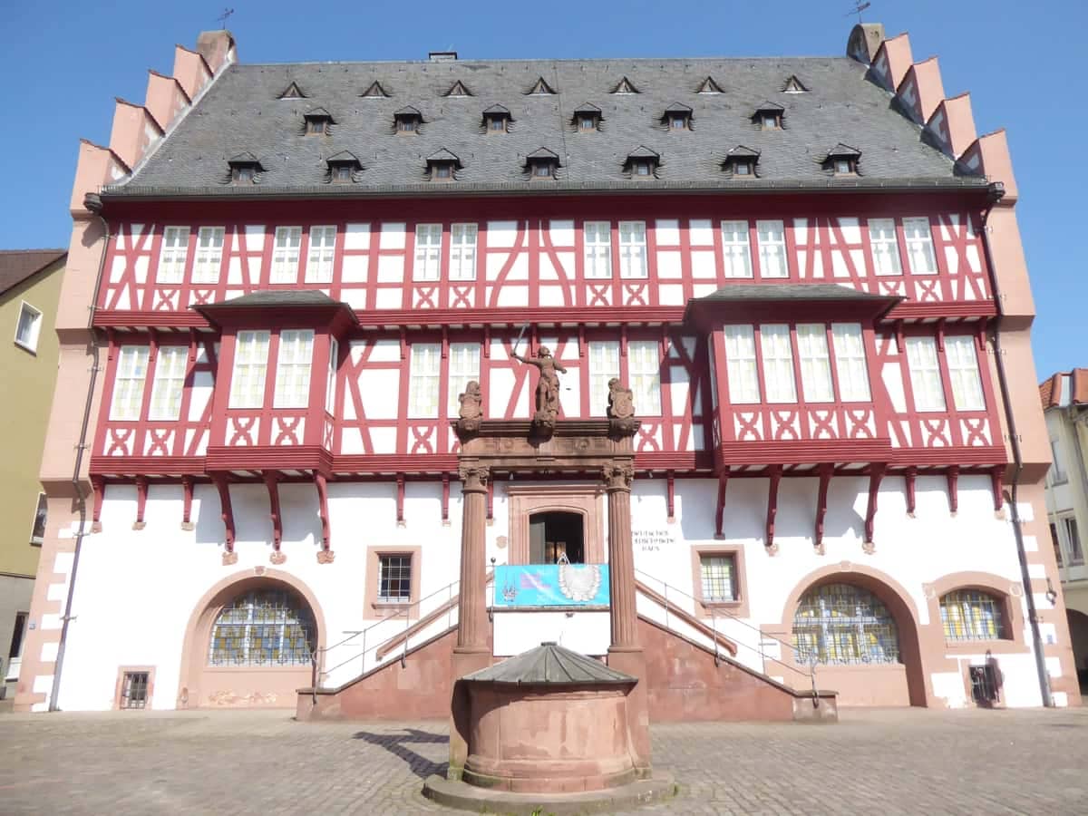 Hanau: Deutsches Goldschmiedehaus, Fachwerk am Altstädter Markt