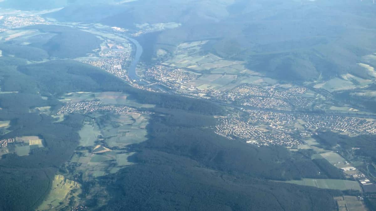 Klingenberg am Main: Panorama Klingenberg am Main entlang des Mains (Blick von Norden) Klingenberg am Main: Panorama Klingenberg am Main entlang des Mains (Blick von Norden)