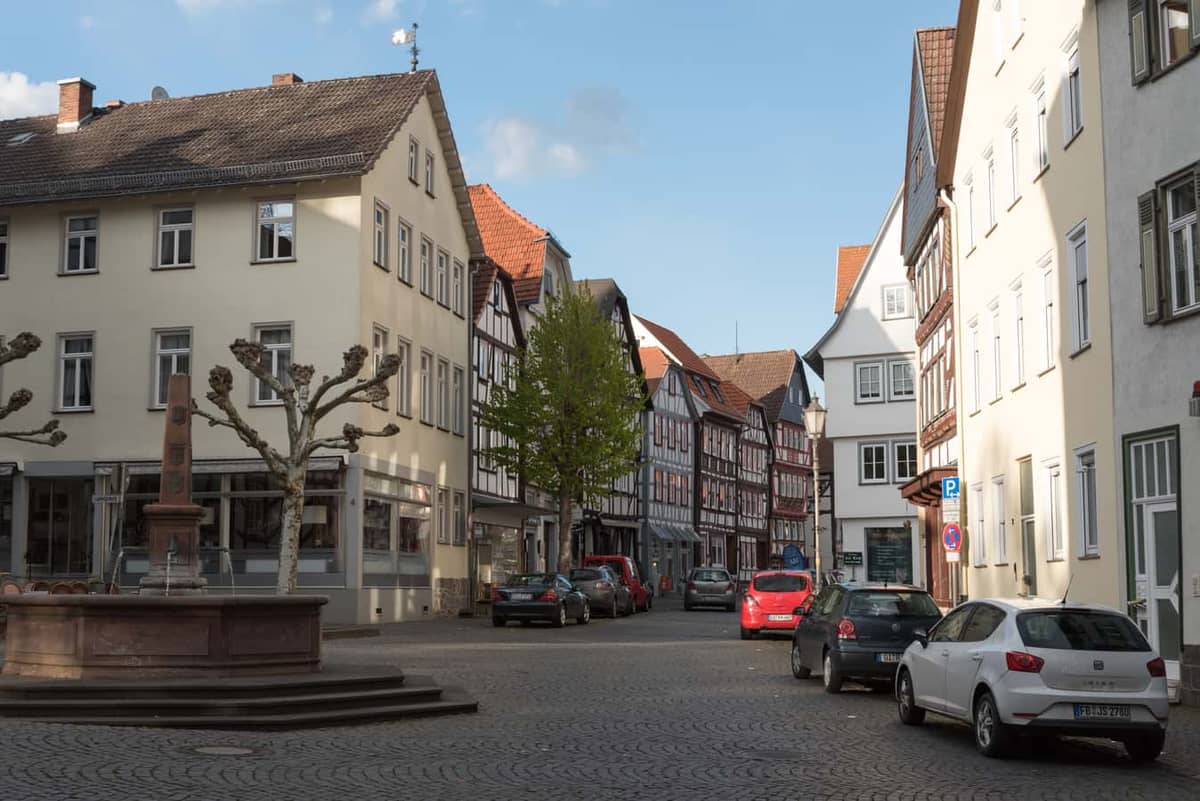 Lich: Historische Altstadt, Marktplatz/Oberstadt mit Fachwerk-Ensemble Lich: Historische Altstadt, Marktplatz/Oberstadt mit Fachwerk-Ensemble