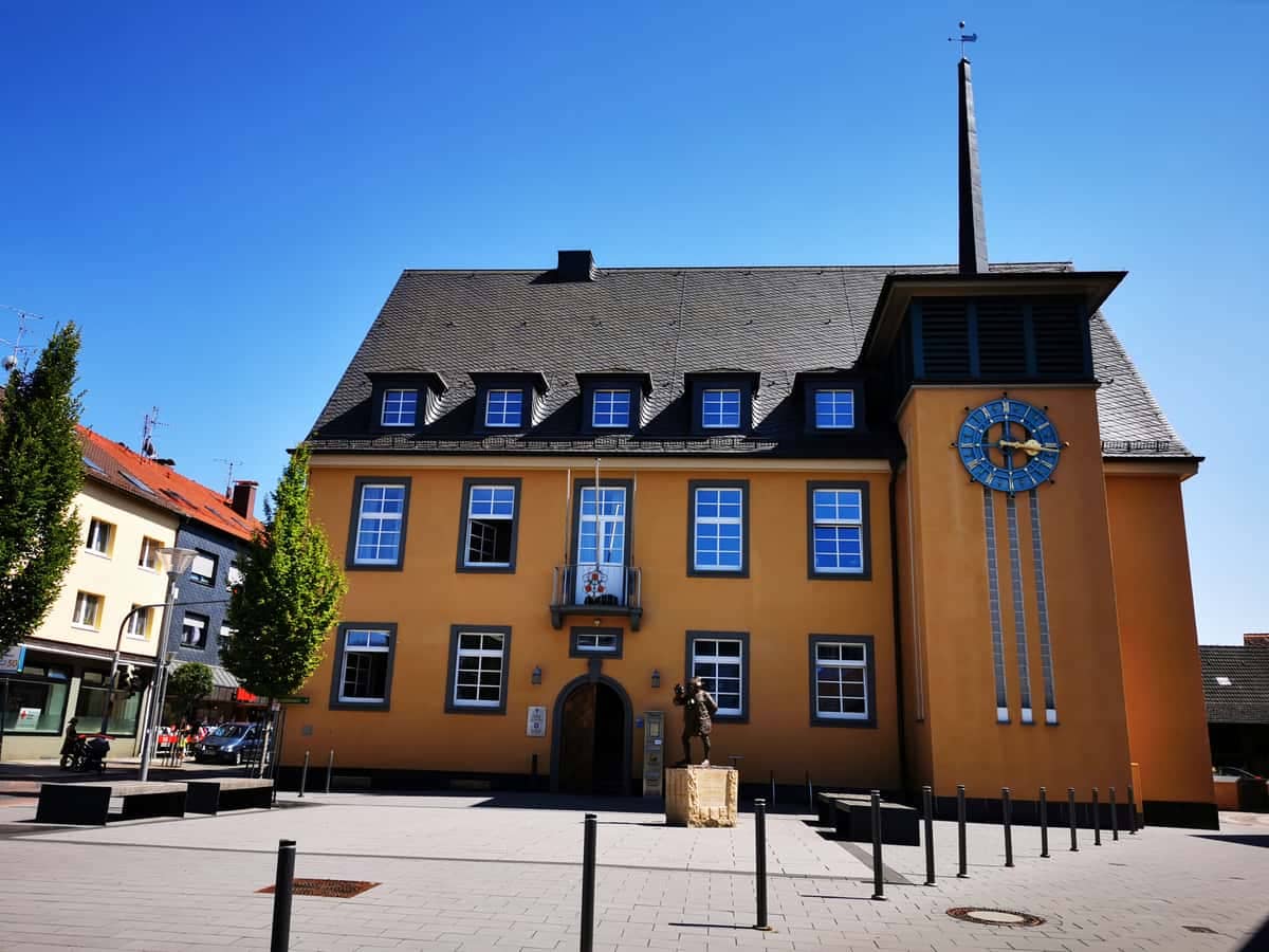 Ober-Ramstadt: Rathaus am Marktplatz (heutiges Rathaus, Stadtmitte)