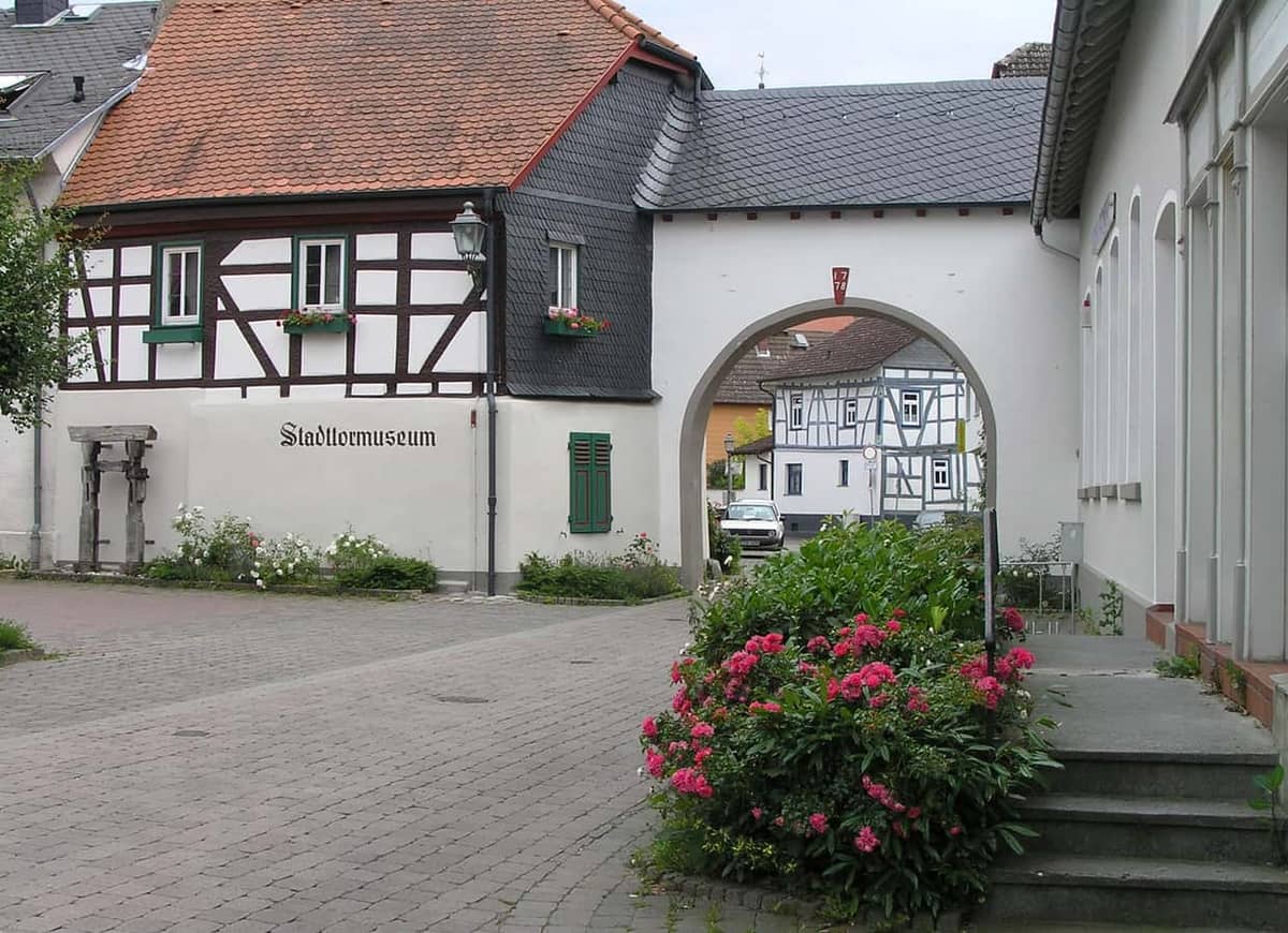 Wehrheim: Stadttor (1778) mit Stadttormuseum