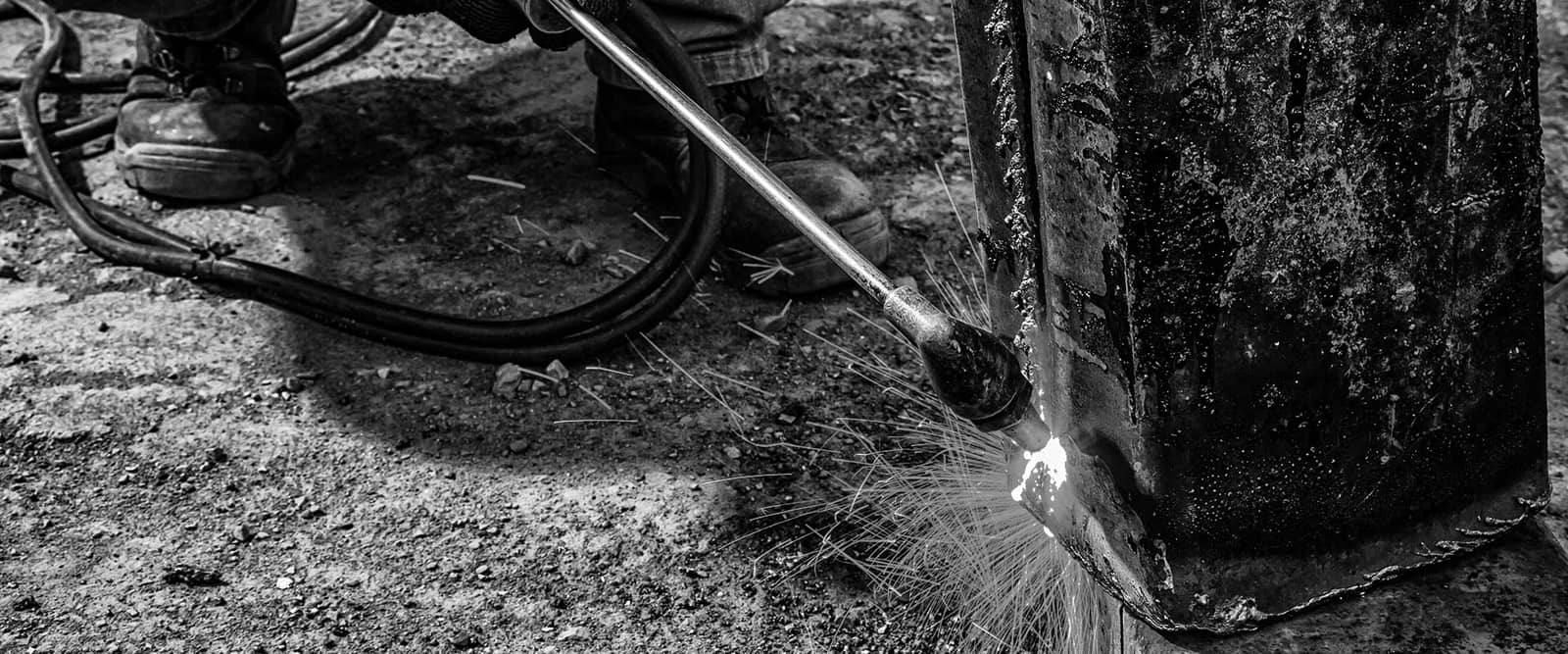 Demontage von Industrieanlagen mit Schneidbrenner